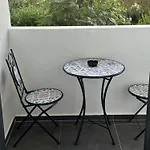 Lux 5 Min Walk To *