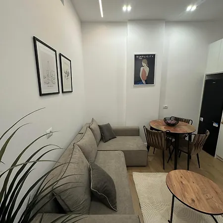 Lux 5 Min Walk To * Durrës