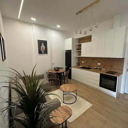 Lux 5 Min Walk To Appartement Durrës