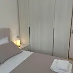 Lux 5 Min Walk To 아파트 Durrës