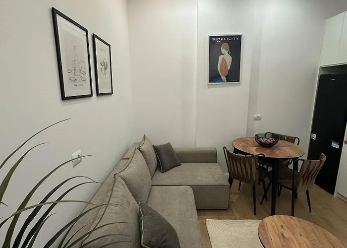 Lux 5 Min Walk To * Durrës