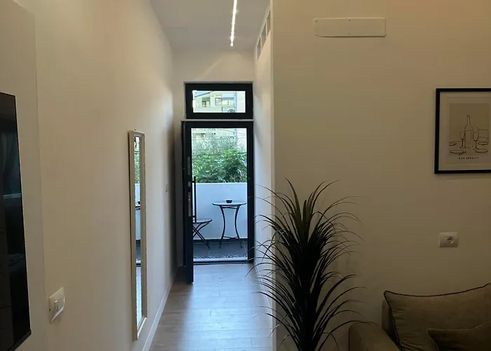 Daire Lux 5 Min Walk To *