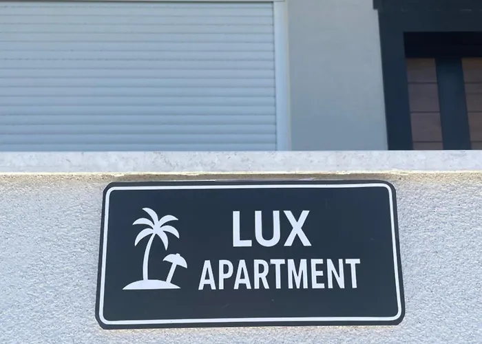 Lux 5 Min Walk To Lägenhet Durrës